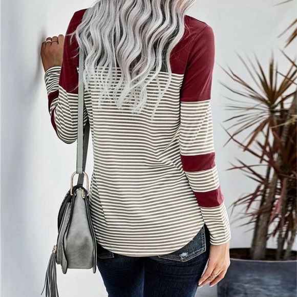 🆕NEW!🛍️Burgundy Striped Pocket Patch Top - Picture 3 of 5